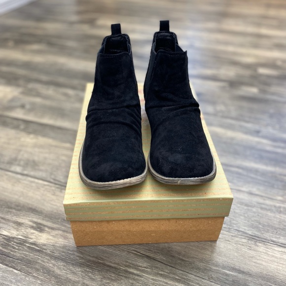 Black Very G booties - Picture 3 of 7